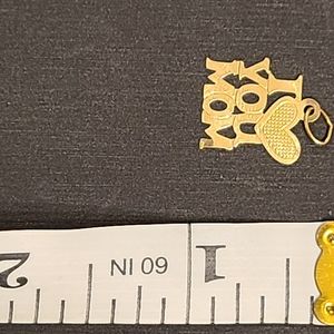 I love you mom 10k yellow gold pendant